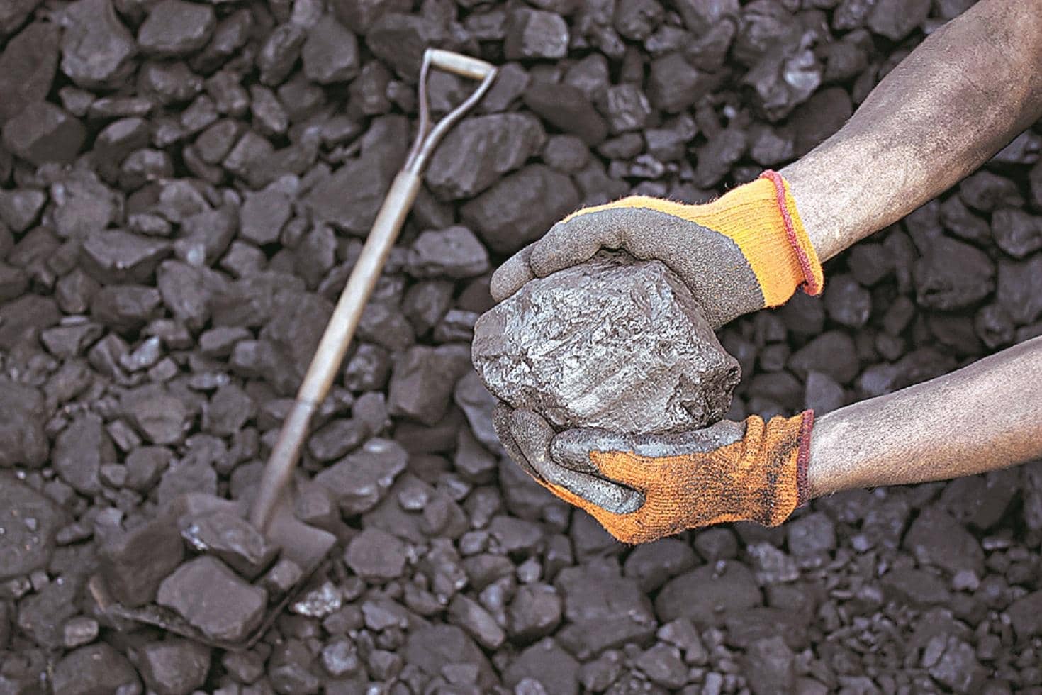 Half of coal plants run critically low on fuel as power demand surges