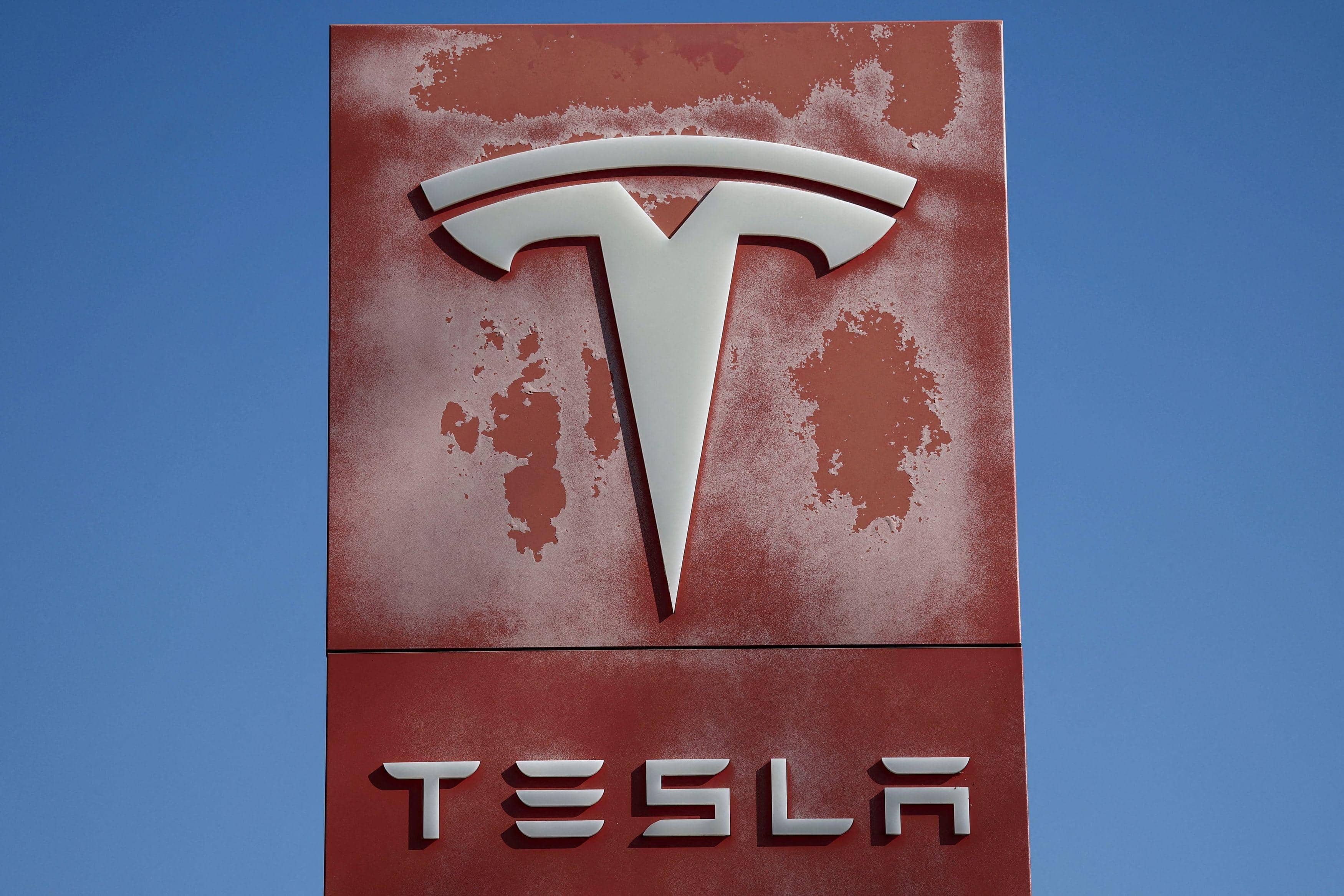 Tesla Q3 profit falls 44% as $1.5 bn free cash flow lifts investor outlook