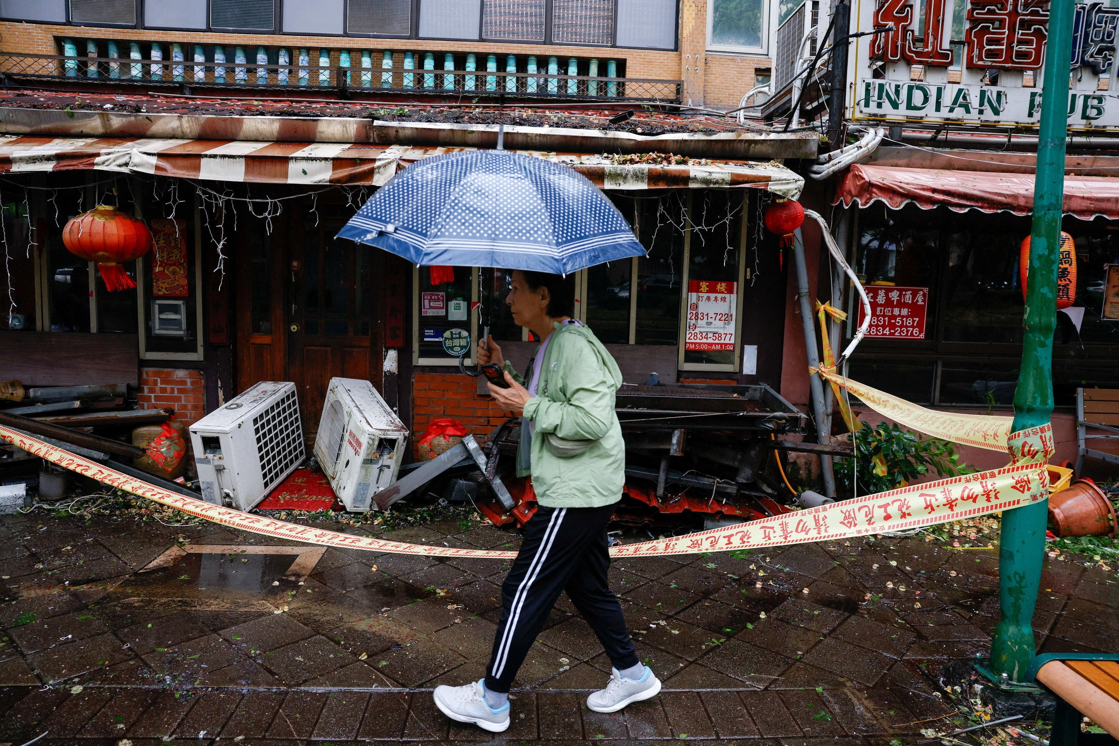 Typhoon Champi kills one, injures 350 in Taiwan; 280,000 homes lose power