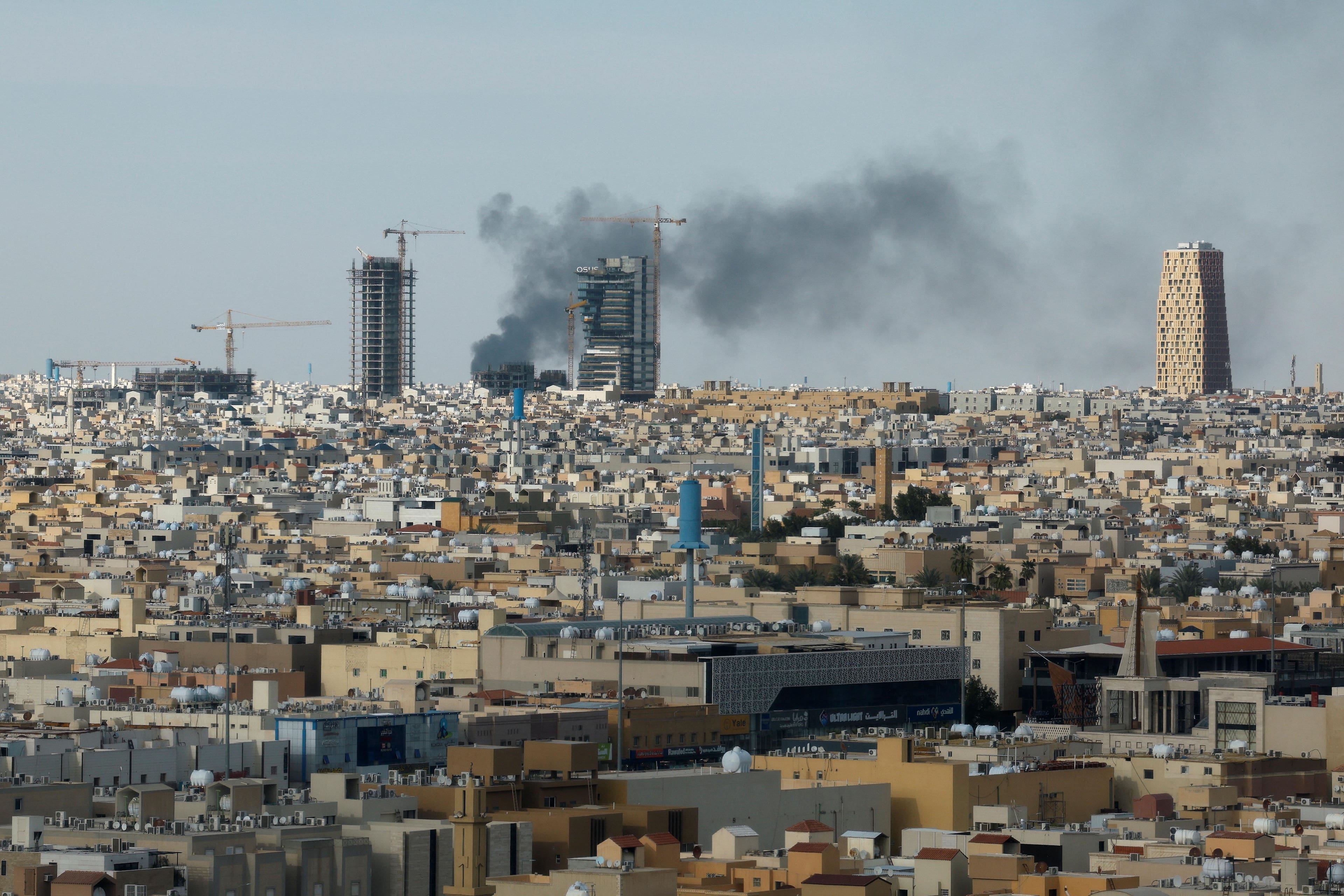 US orders non-emergency personnel to leave Saudi amid Houthi strikes