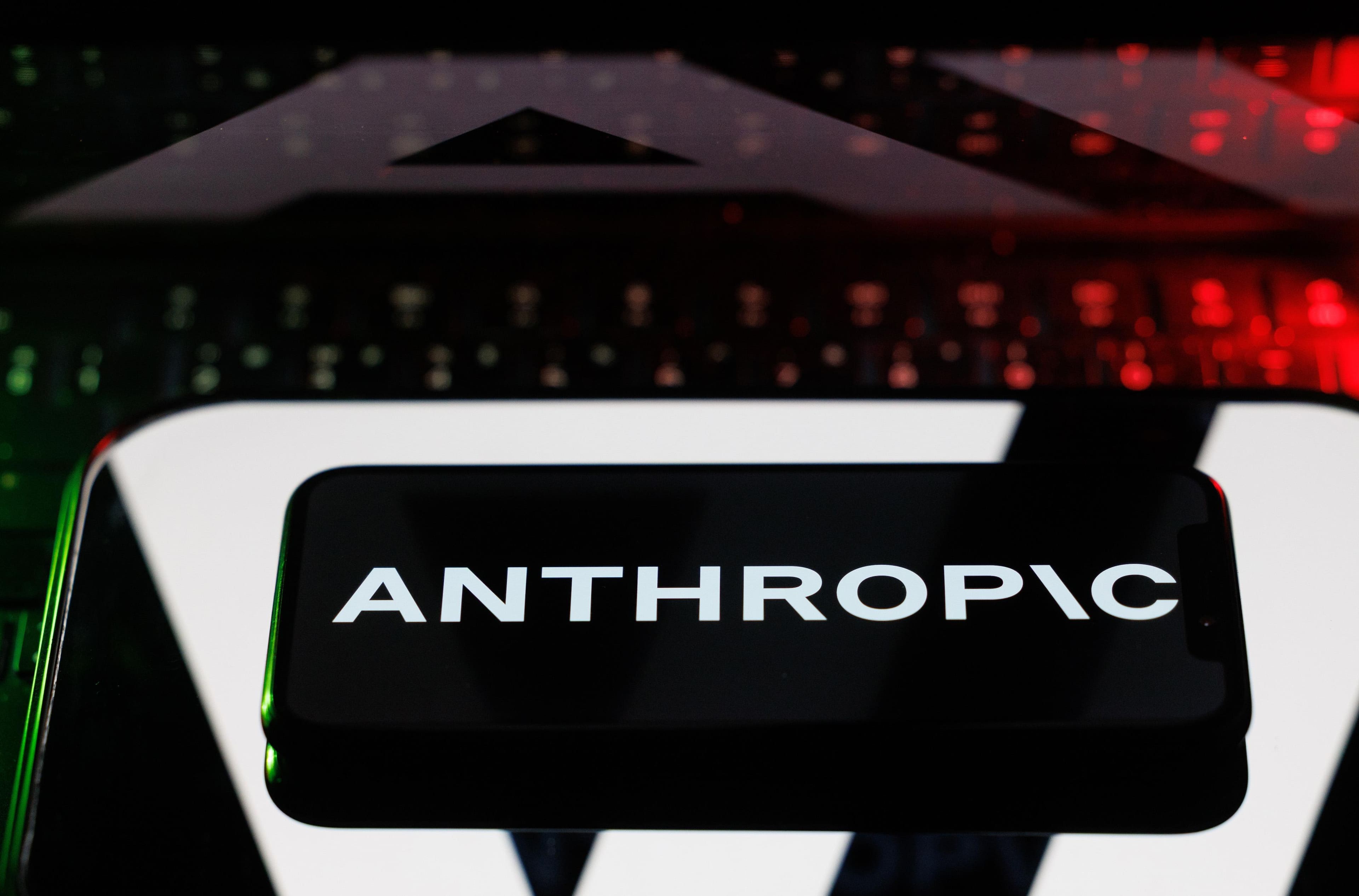 Who are the key investors backing AI startup Anthropic ahead of IPO?