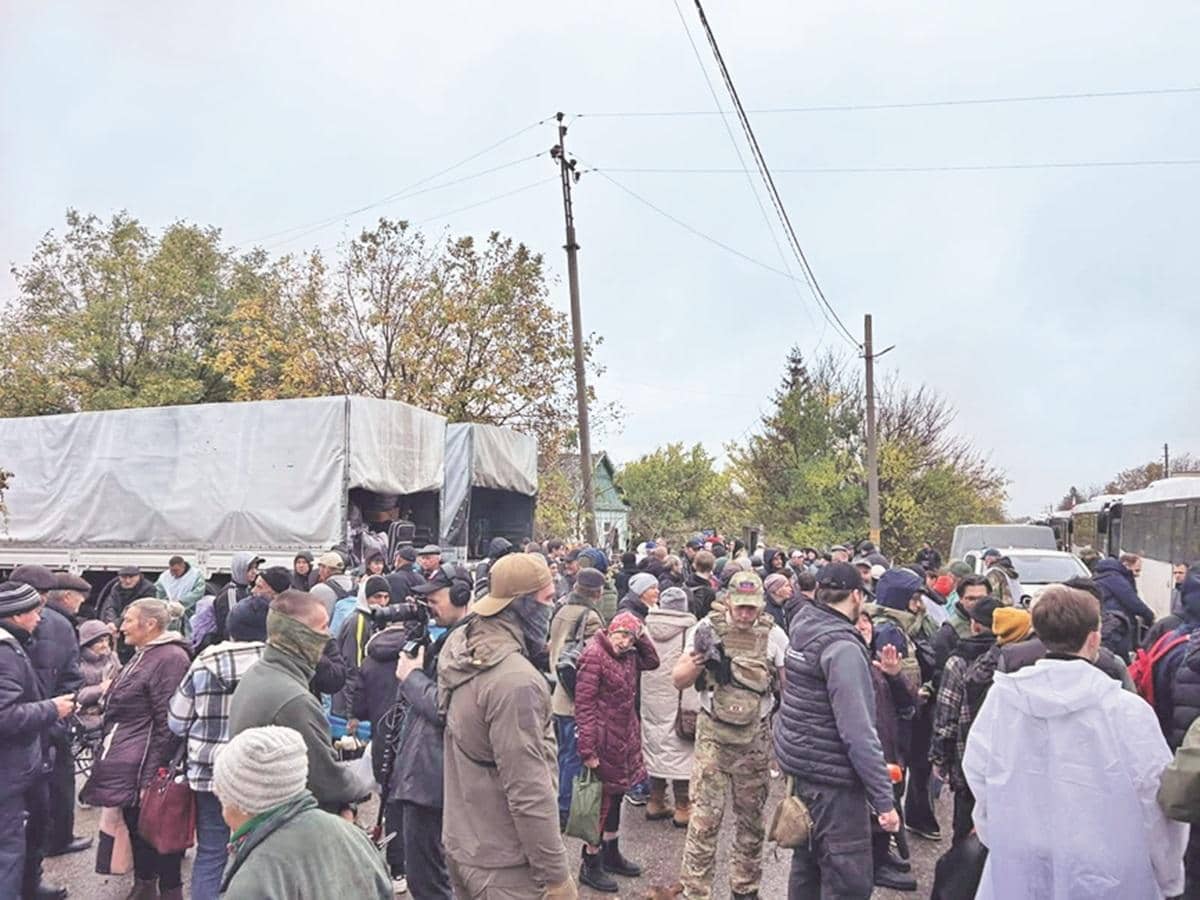 Humanitarian convoy reaches Oleshky as Russia-Ukraine truce holds