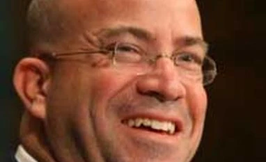 Newsmaker: Jeff Bezos, tech pioneer to turn media baron