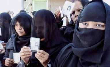 No quota to economically weak in gen category: Govt No quota to economically weak in gen category: Govt