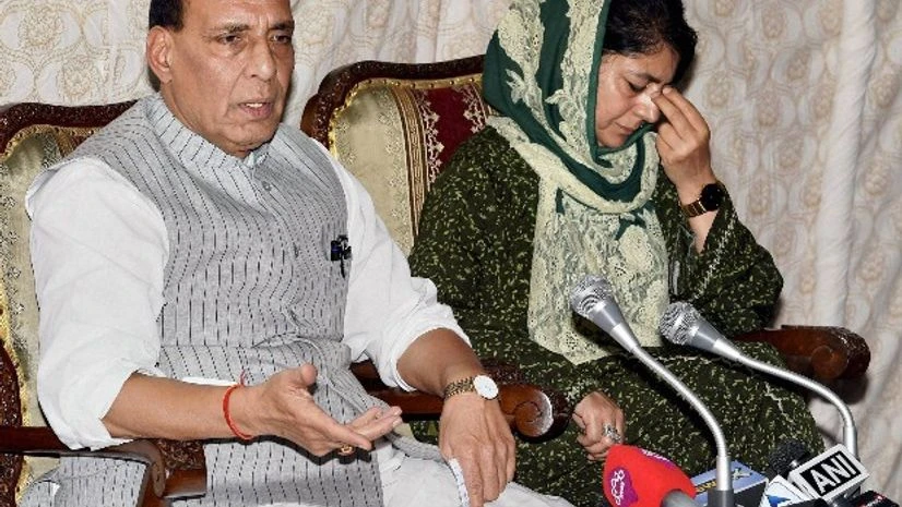 Union Home Minister Rajnath Singh and Jammu and Kashmir chief minister Mehbooba Mufti interact with media during a press conference in Srinagar Union Home Minister Rajnath Singh and Jammu and Kashmir chief minister Mehbooba Mufti interact with media during a press conference in Srinagar
