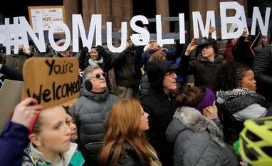 Democrats invite Muslim immigrants to Trump's address Muslim immigrants invited by Democrats to Trump's address