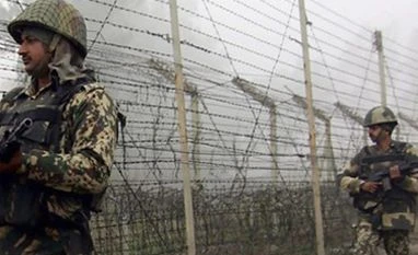 Indian firing was planned: Pakistan Soldiers guarding a border area