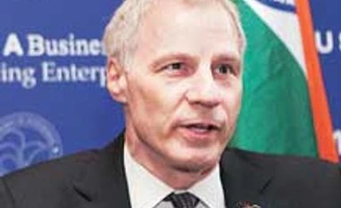 Amid Chinese crisis, India viable investment destination: Ron Somers