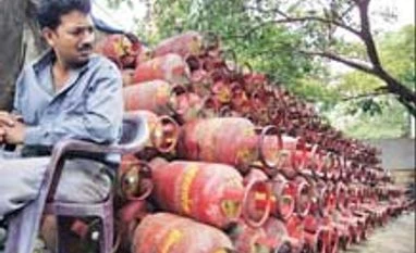 Users giving up LPG subsidy in 'Scroll of Honour'