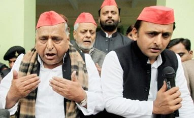 Mulayam Singh Yadav to meet Akhilesh Yadav in Lucknow Mulayam Singh Yadav to meet Akhilesh Yadav in Lucknow