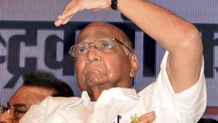 MCA accepts SC verdict in toto, Sharad Pawar to quit president's post MCA accepts SC verdict in toto, Sharad Pawar to quit president's post