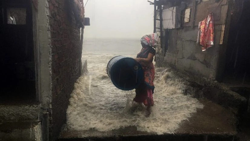 Many rallies put off as cyclone hits Gujarat coast Many rallies put off as cyclone hits Gujarat coast