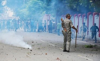 Violent clash between 2 groups in Maharashtra's Akola, Section 144 imposed Clashes