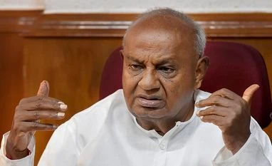Let us not politicise the evacuation process: Former PM Deve Gowda HD Deve Gowda