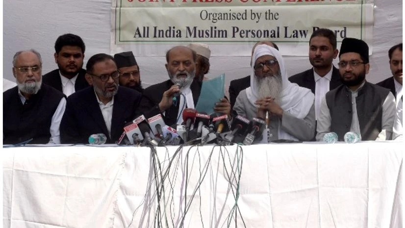 Members of All India Muslim Personal Law Board during the Press Conference after Supreme court Verdict on Ram Janam Bhumi in New Delhi on Saturday/PHOTO-DALIP KUMAR Members of All India Muslim Personal Law Board during the Press Conference after Supreme court Verdict on Ram Janam Bhumi in New Delhi on Saturday/PHOTO-DALIP KUMAR