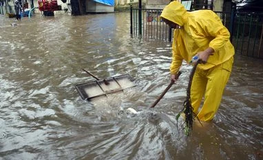 IMD issues red alert; extremely heavy rain likely in Mumbai, some districts Mumbai rain