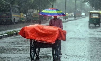 Tauktae effect: Heavy rainfall likely in UP, Uttarakhand other states Tauktae effect: Heavy rainfall likely in UP, Uttarakhand other states