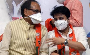 People of MP will make Kamal Nath apologise on November 3: Scindia Shivraj Singh Chouhan, Jyotiraditya Scindia