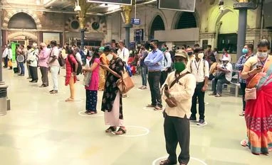 'Free' mask, Rs 200 fine in Mumbai for rule violators: Civic body Power outage, Mumbai