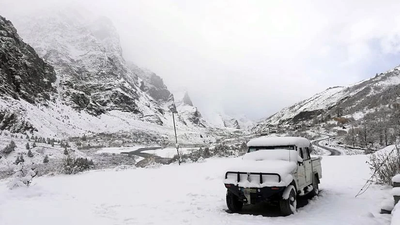 Rain in some states of India, snowfall in some places, heat wave in Odisha