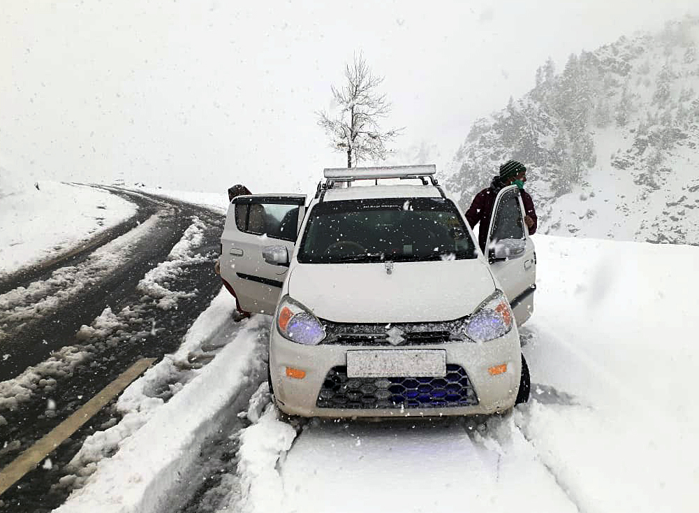 Sissu area in Lahaul and Spiti district receives snowfall on Monday Sissu area in Lahaul and Spiti district receives snowfall on Monday