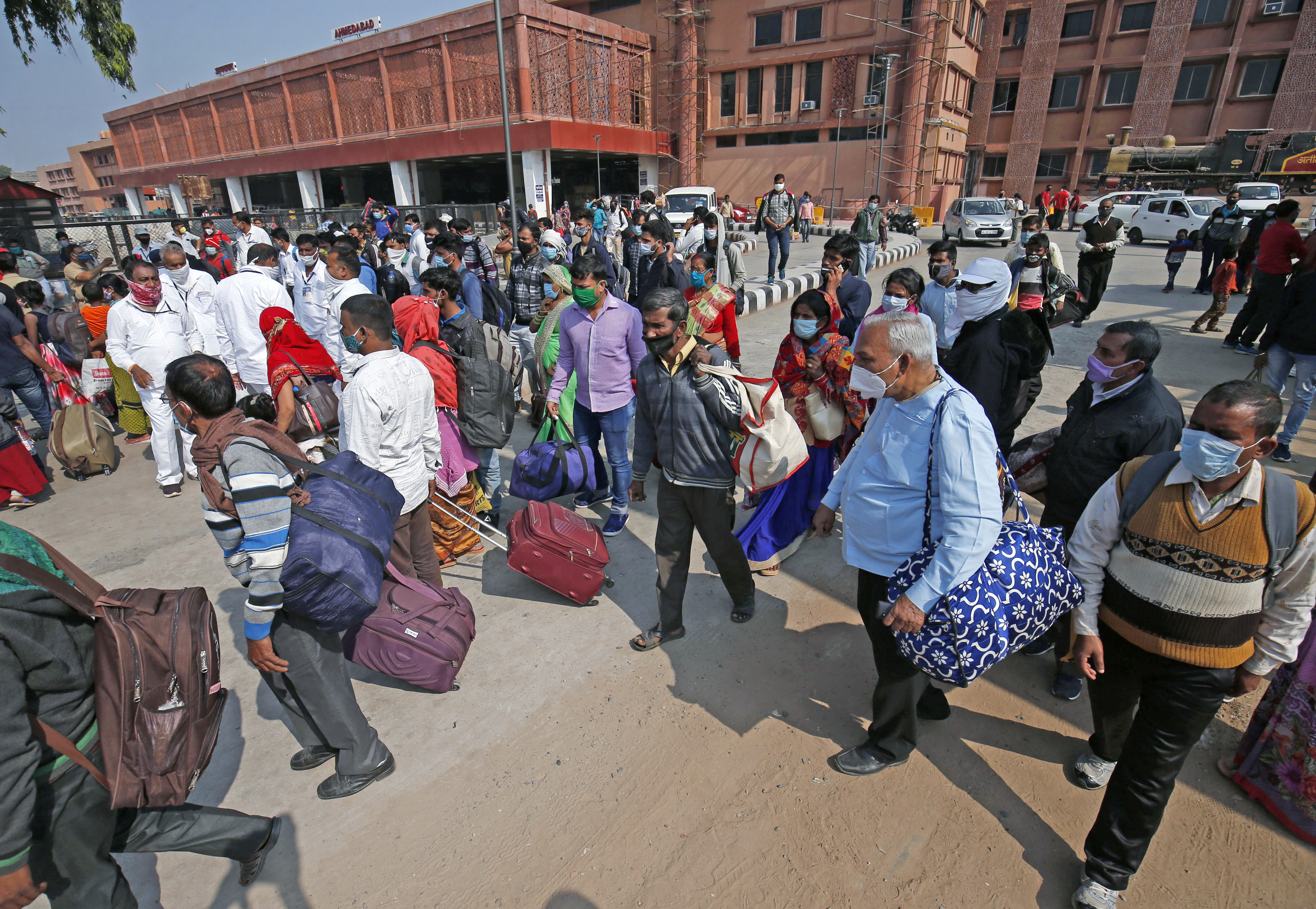 Ahmedabad zoo, lakefront, gardens closed amid rise in Covid-19 cases