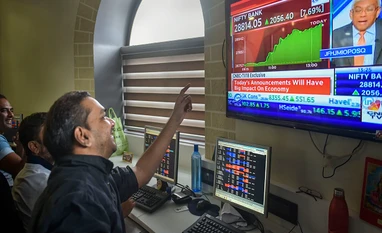 Dovish Fed unleashes market bulls; Sensex zooms 490 pts, Nifty tops 19,100 Market gain, traders