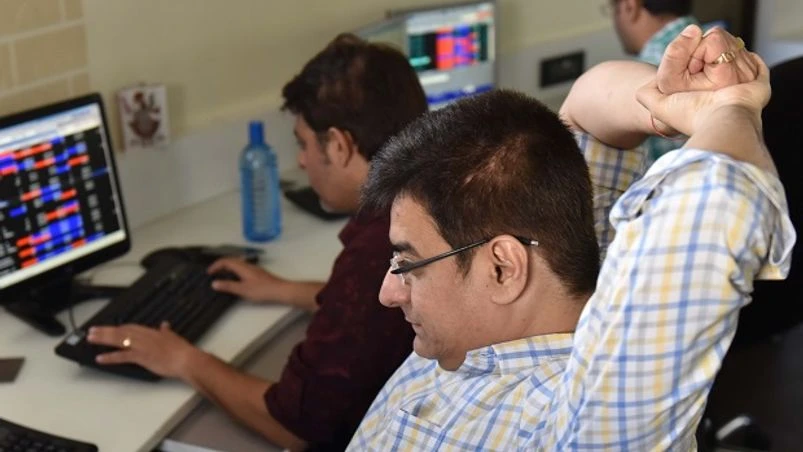 Stock broker, broker, trader, market, markets, stock markets, stock, market crash, market fall, loss Stock broker, broker, trader, market, markets, stock markets, stock, market crash, market fall, loss