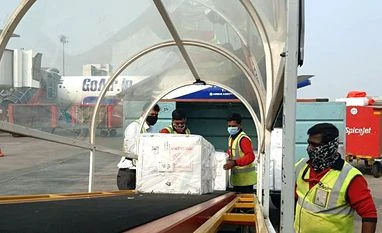 Sri Lanka receives 500,000 doses of Covishield vaccine gifted by India Sri Lanka receives 500,000 doses of Covishield vaccine gifted by India