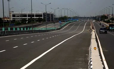 Mumbai-Pune Expressway oil spill disrupts Maharashtra capital-bound traffic Delhi-Meerut Expressway