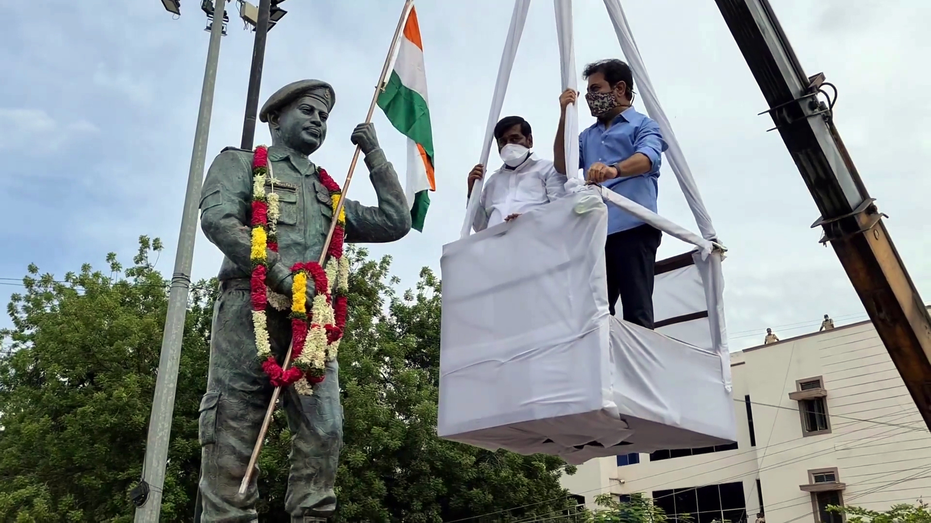 Telangana IT and Industries Minister KT Rama Rao unveils the statue of Colonel B Santosh Babu, in Suryapet town on Tuesday. Colonel Santosh Babu (37) had lost his life during the India-China face-off at Galwan Valley, Ladakh in June 2020.
