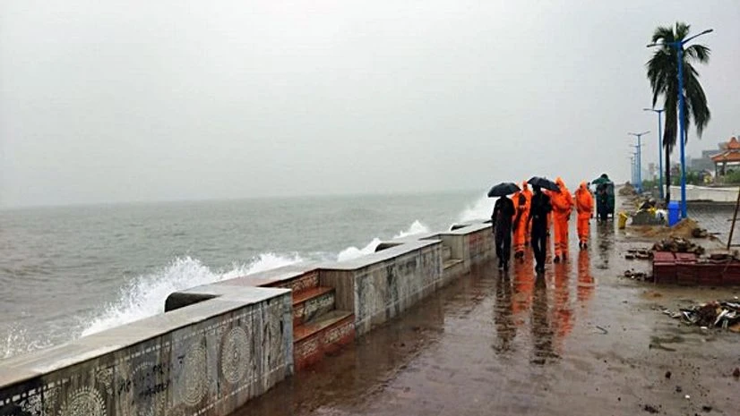 Cyclone Asani The severe cyclonic storm 'Asani' is very likely to move northwestwards till May 10th. Light to moderate rainfall is expected in various parts of Odisha. (Photo: ANI)