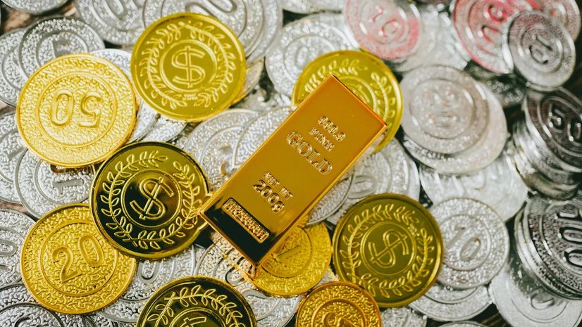 Gold and Silver Retreat After Historic Rally, Investors Take Profits