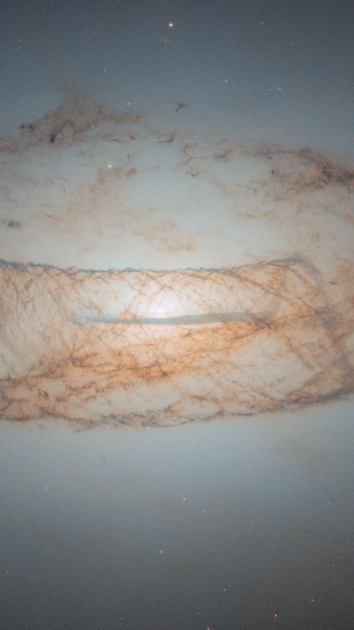 lenticular galaxy NGC 4753