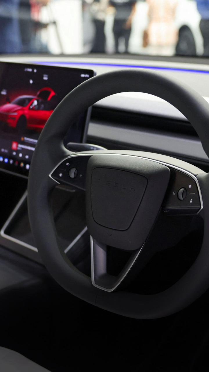Tesla, EV