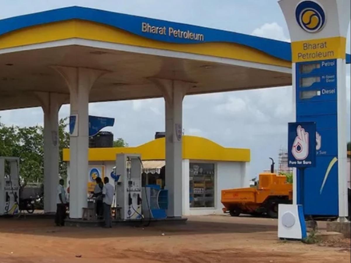 Petrol Pumps Will Not Remain Shut On Sundays For Now Business Standard News